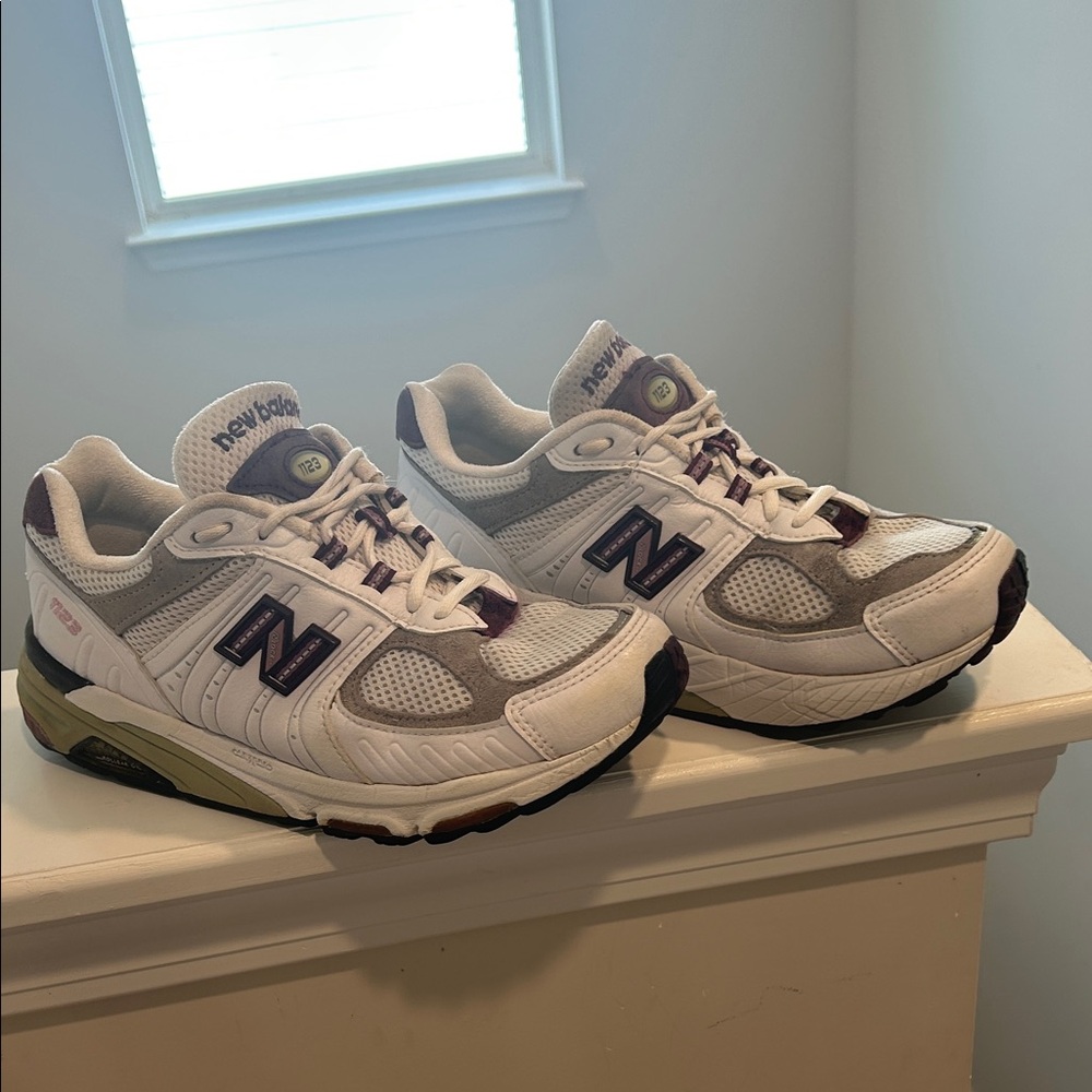 Vintage 90s New Balance 1123 shoes